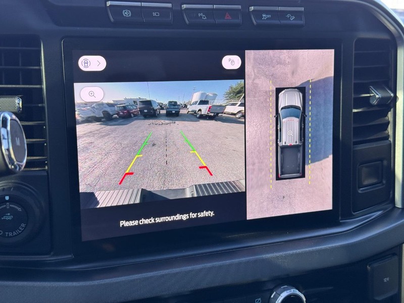 Ford Super Duty F-250 SRW Vehicle Full-screen Gallery Image 26