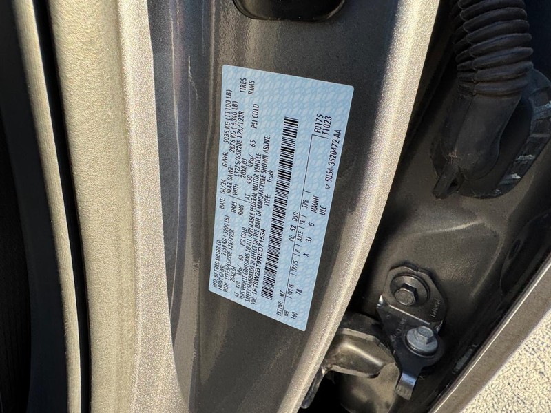 Ford Super Duty F-250 SRW Vehicle Full-screen Gallery Image 28