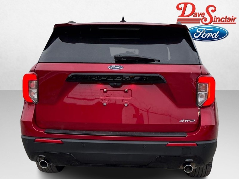 Ford Explorer Vehicle Full-screen Gallery Image 08