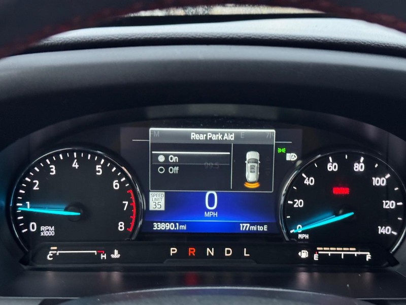 Ford Explorer Vehicle Full-screen Gallery Image 26