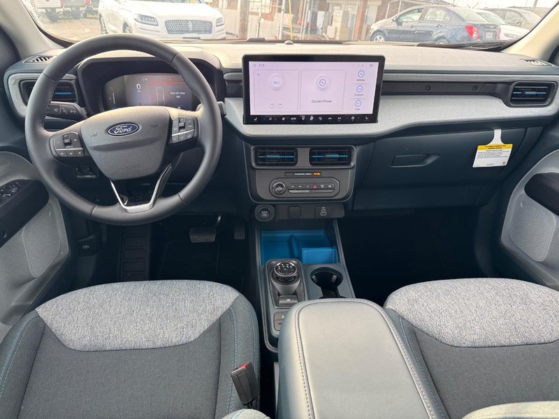 Ford Maverick Vehicle Image 13