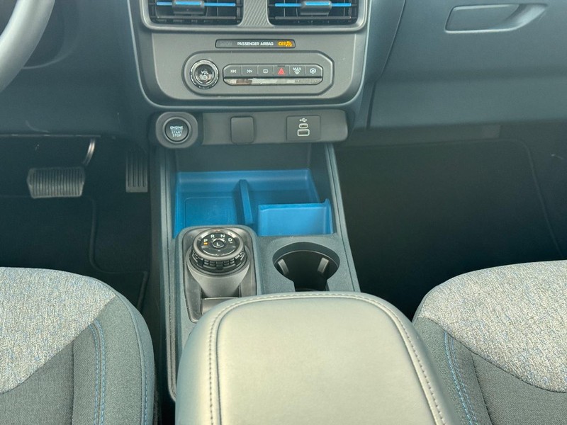 Ford Maverick Vehicle Image 16