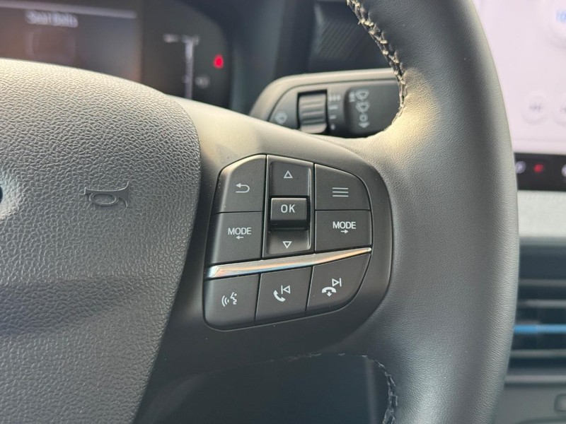 Ford Maverick Vehicle Image 21