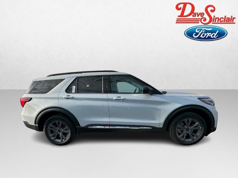 Ford Explorer Vehicle Full-screen Gallery Image 07