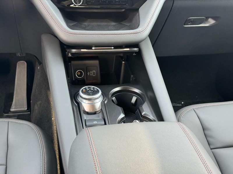 Ford Explorer Vehicle Full-screen Gallery Image 19