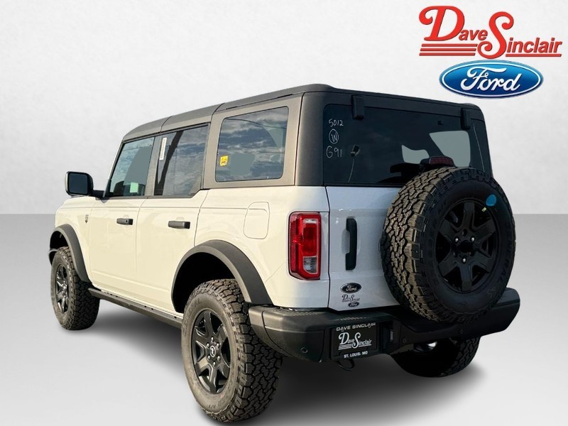 Ford Bronco Vehicle Image 09