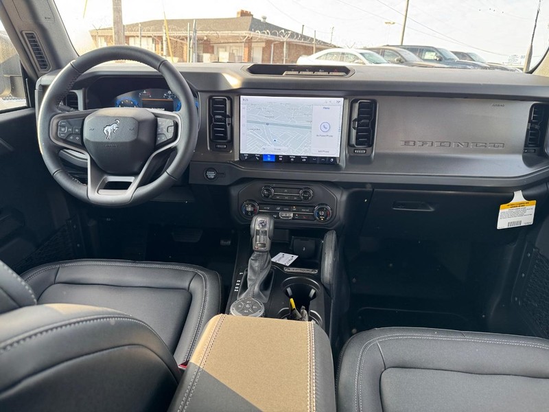 Ford Bronco Vehicle Image 14