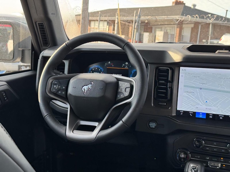 Ford Bronco Vehicle Image 15