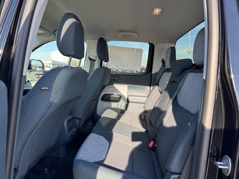 Ford Maverick Vehicle Image 12