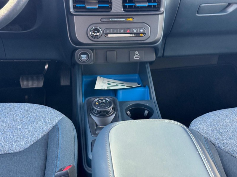 Ford Maverick Vehicle Image 16