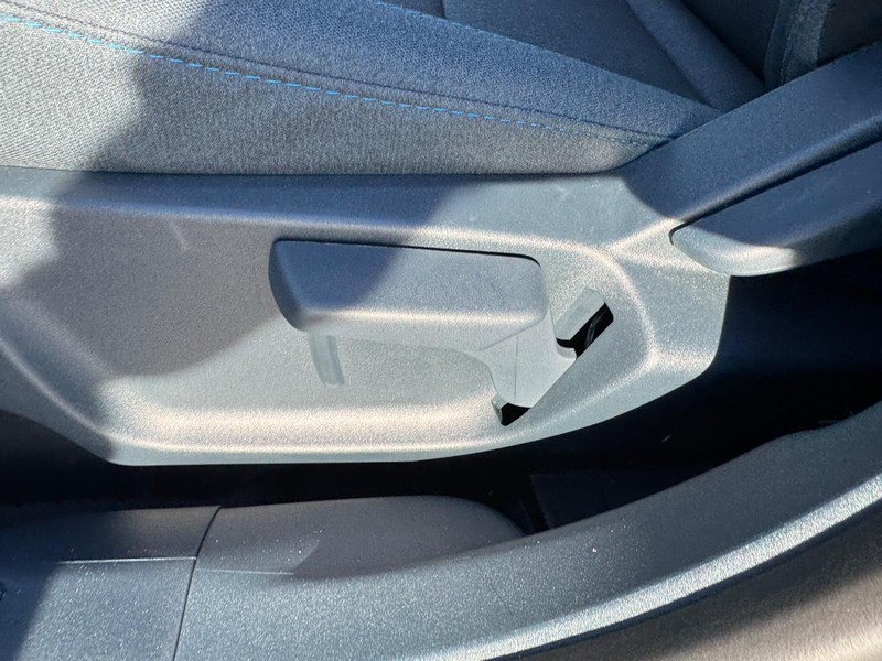 Ford Maverick Vehicle Image 17