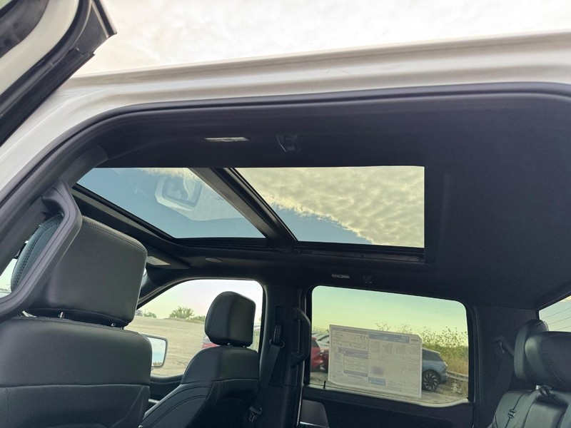 Ford F-150 Vehicle Full-screen Gallery Image 13