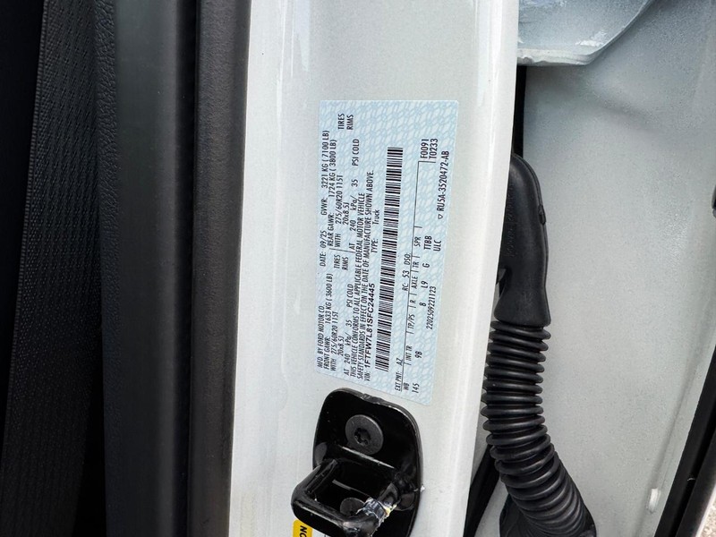 Ford F-150 Vehicle Full-screen Gallery Image 27