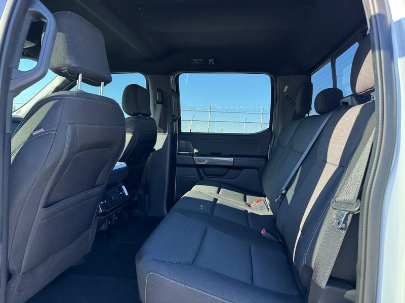 Ford F-150 Vehicle Full-screen Gallery Image 12