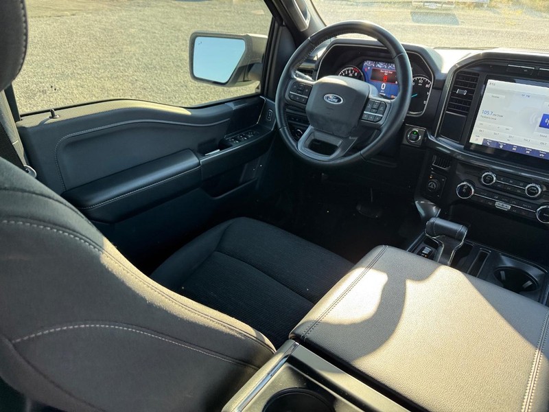 Ford F-150 Vehicle Full-screen Gallery Image 14