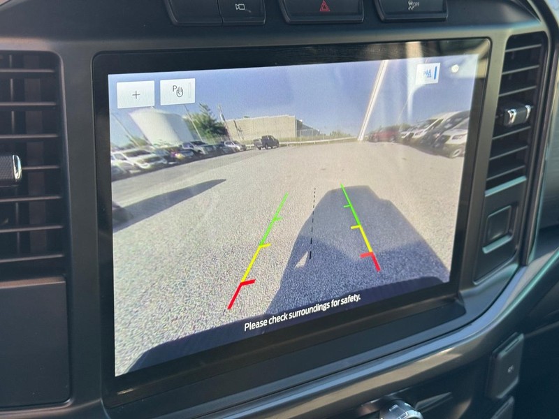 Ford F-150 Vehicle Full-screen Gallery Image 23