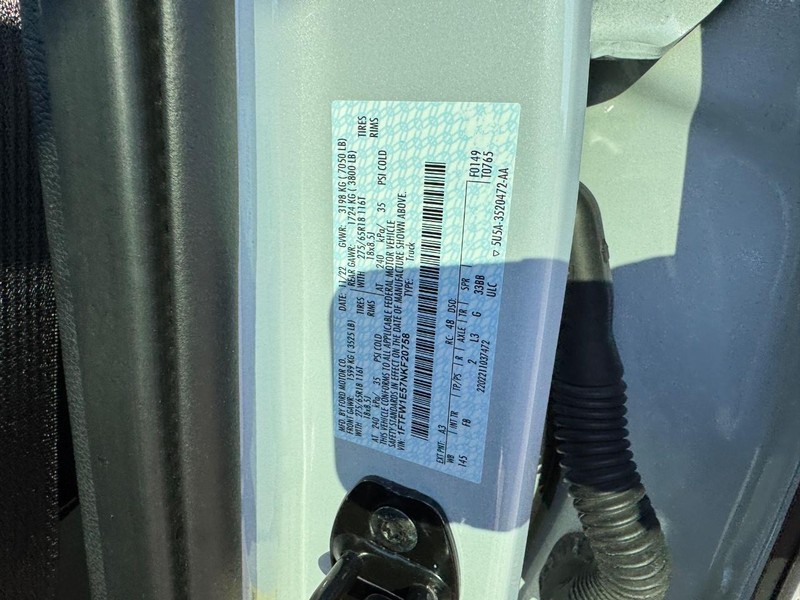 Ford F-150 Vehicle Full-screen Gallery Image 25