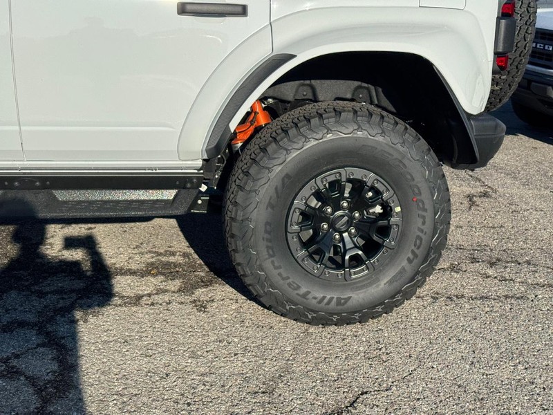 Ford Bronco Vehicle Image 11