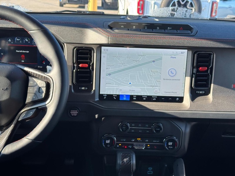 Ford Bronco Vehicle Image 14