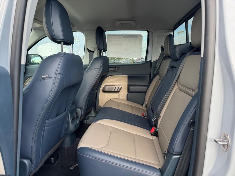 Ford Maverick Vehicle Image 13