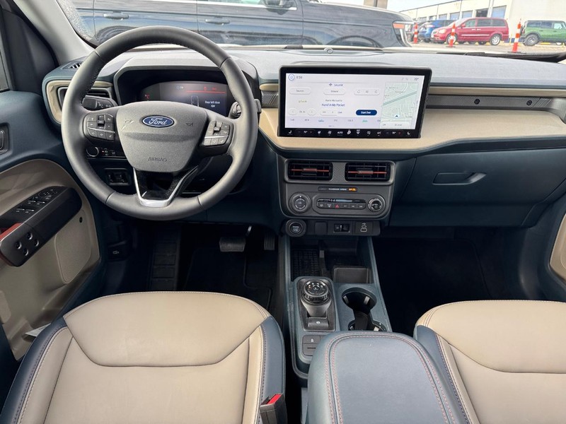 Ford Maverick Vehicle Image 14