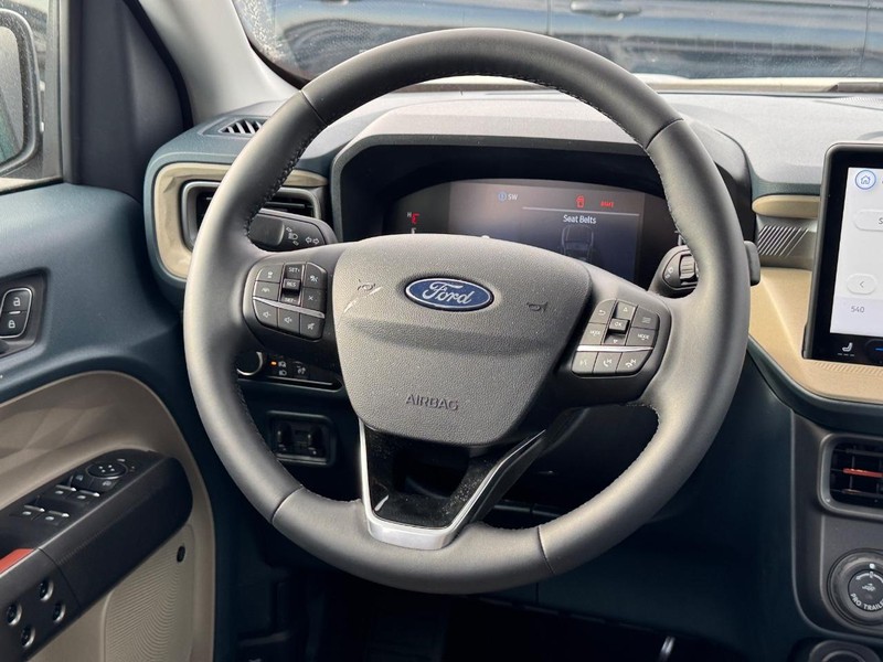 Ford Maverick Vehicle Image 15