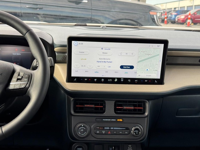 Ford Maverick Vehicle Image 16