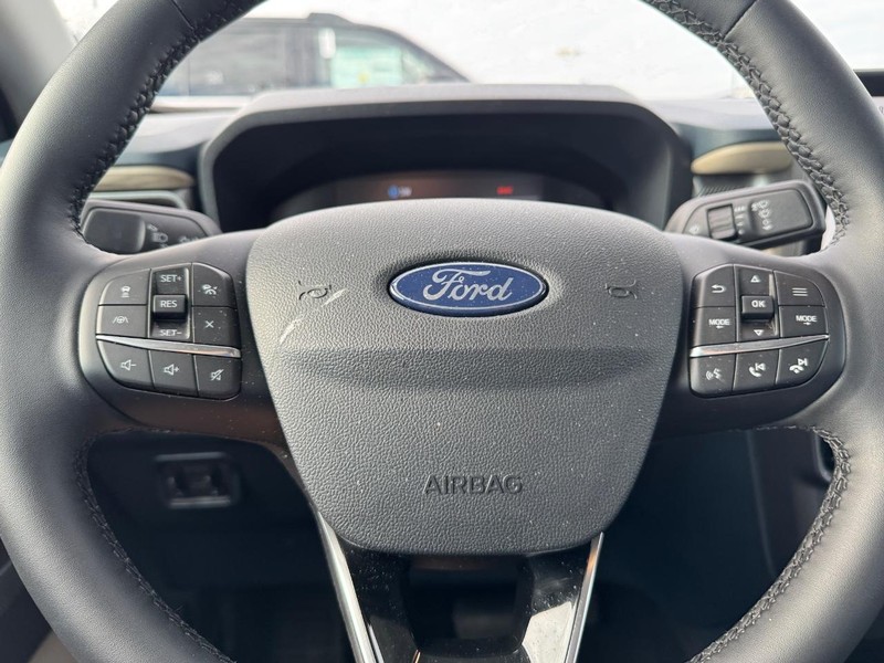 Ford Maverick Vehicle Image 20