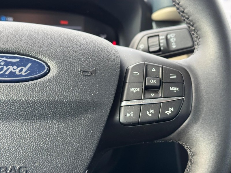 Ford Maverick Vehicle Image 22