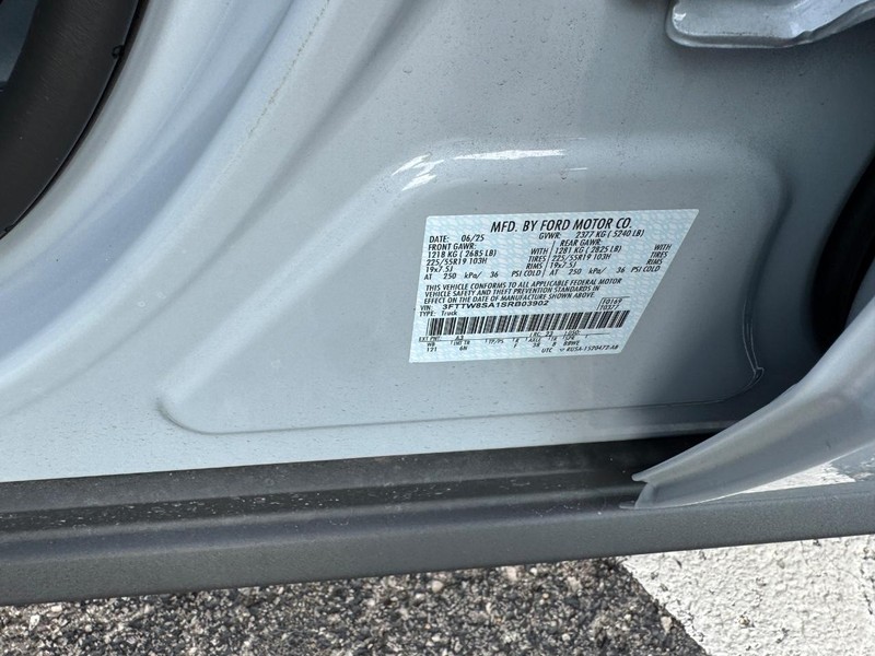 Ford Maverick Vehicle Image 26