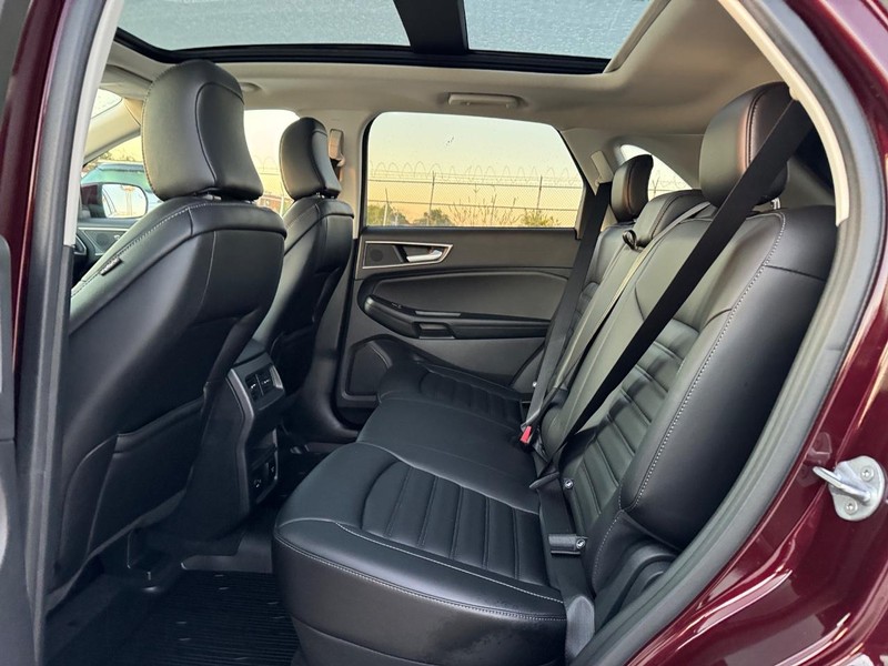 Ford Edge Vehicle Image 12