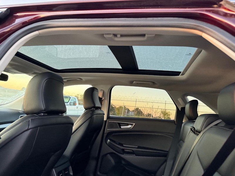 Ford Edge Vehicle Image 13