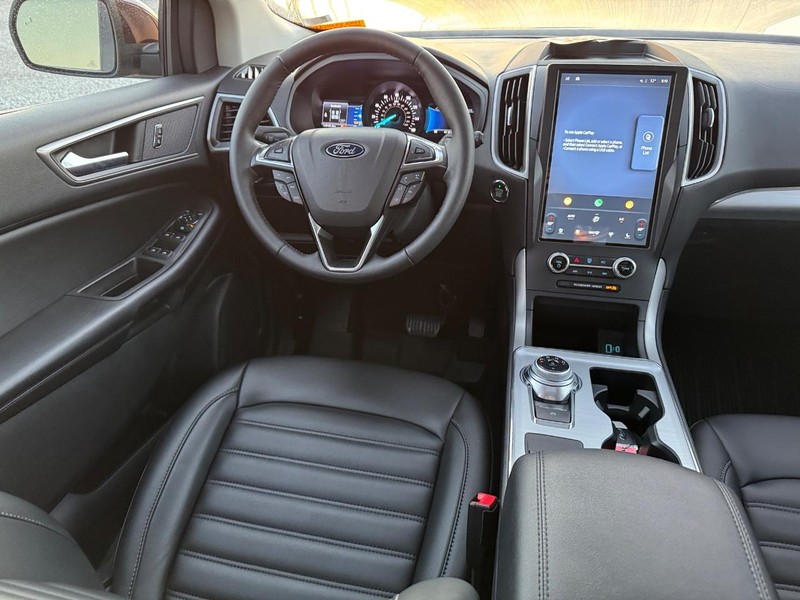 Ford Edge Vehicle Image 14