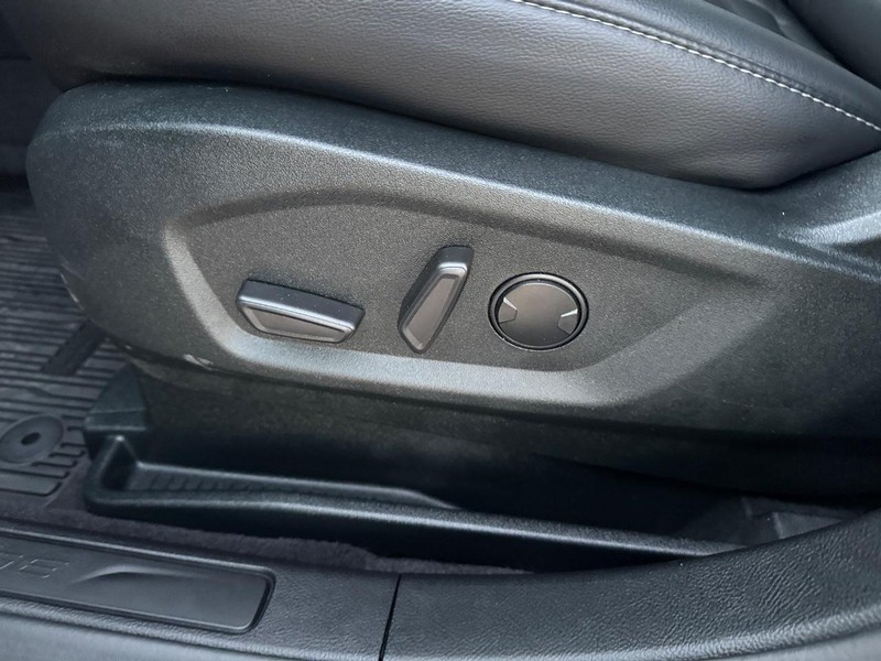 Ford Edge Vehicle Image 17