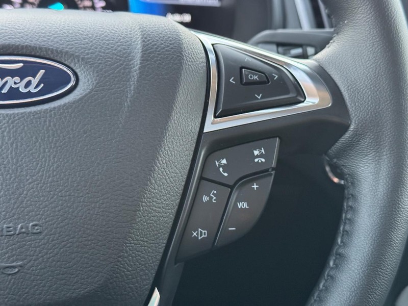 Ford Edge Vehicle Image 21