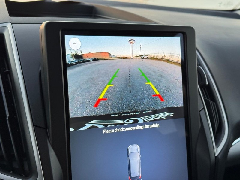 Ford Edge Vehicle Image 23