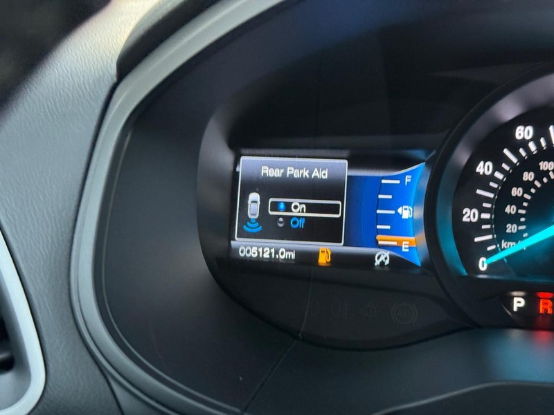 Ford Edge Vehicle Image 24