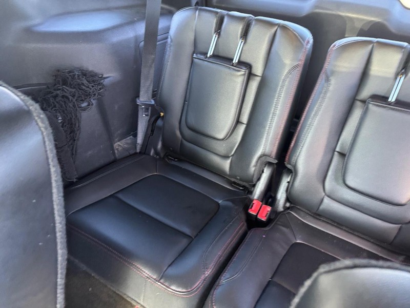 Ford Explorer Vehicle Image 13
