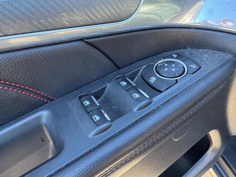 Ford Explorer Vehicle Image 19