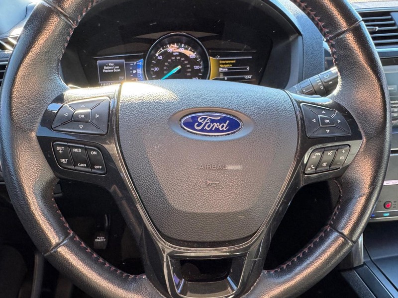 Ford Explorer Vehicle Image 20