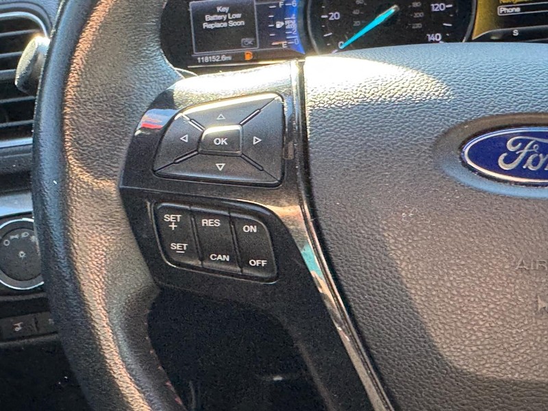 Ford Explorer Vehicle Image 21