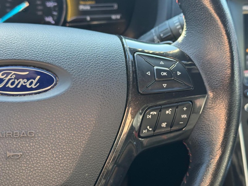 Ford Explorer Vehicle Image 22