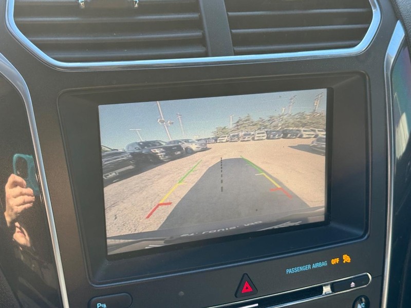 Ford Explorer Vehicle Image 25