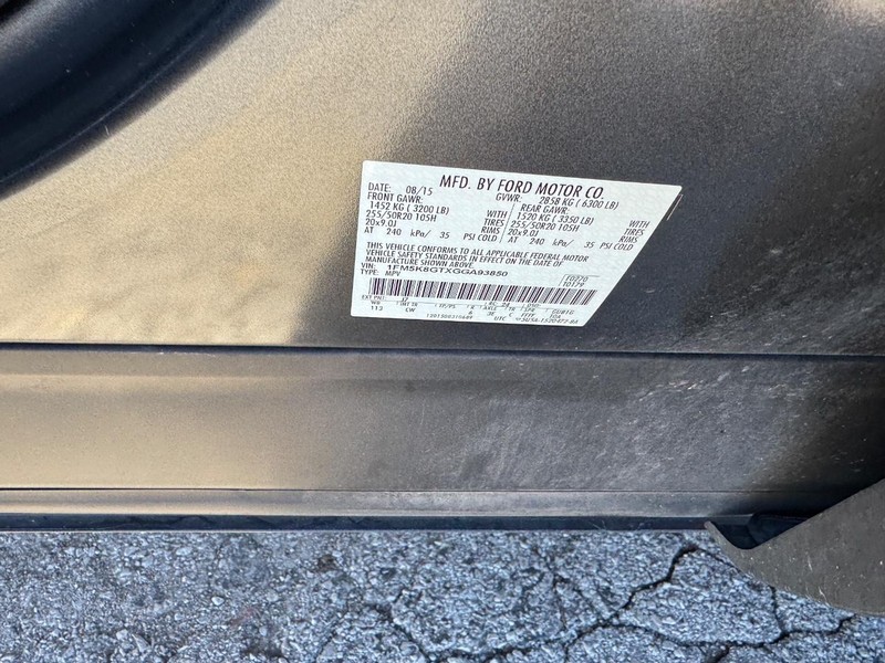 Ford Explorer Vehicle Image 27