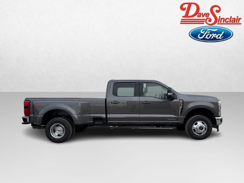 Ford Super Duty F-350 DRW Vehicle Image 05