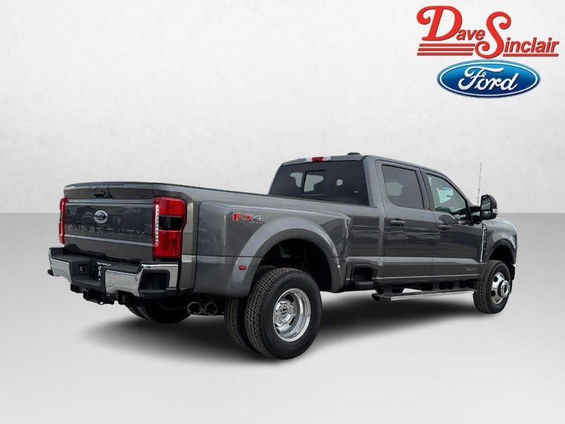 Ford Super Duty F-350 DRW Vehicle Image 07