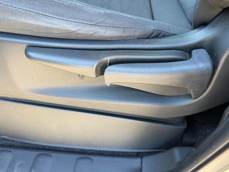 Nissan Frontier Vehicle Image 16