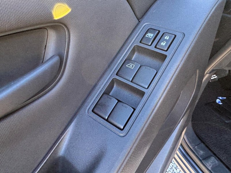 Nissan Frontier Vehicle Image 17