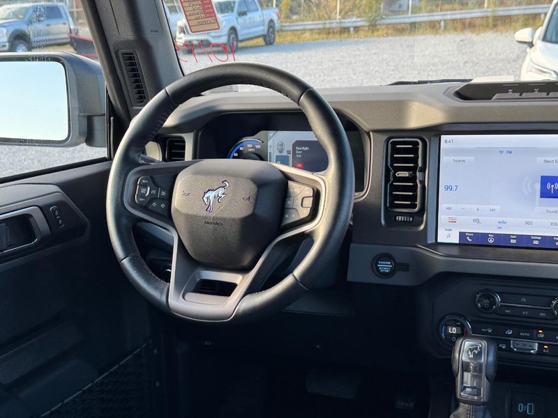 Ford Bronco Vehicle Image 15