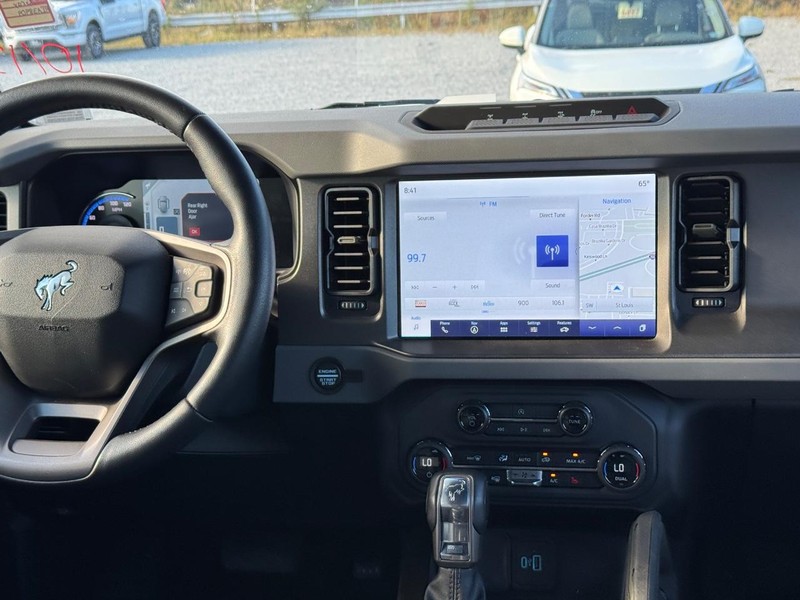 Ford Bronco Vehicle Image 16